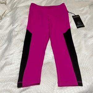 90 Degree by reflex leggings color magenta and black mesh NWT size small